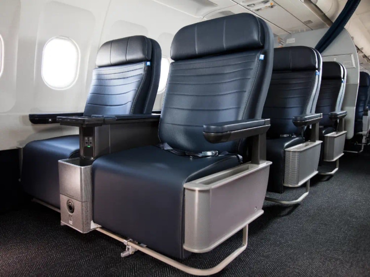 United First Class: Benefits, Amenities & Everything You Need to Know