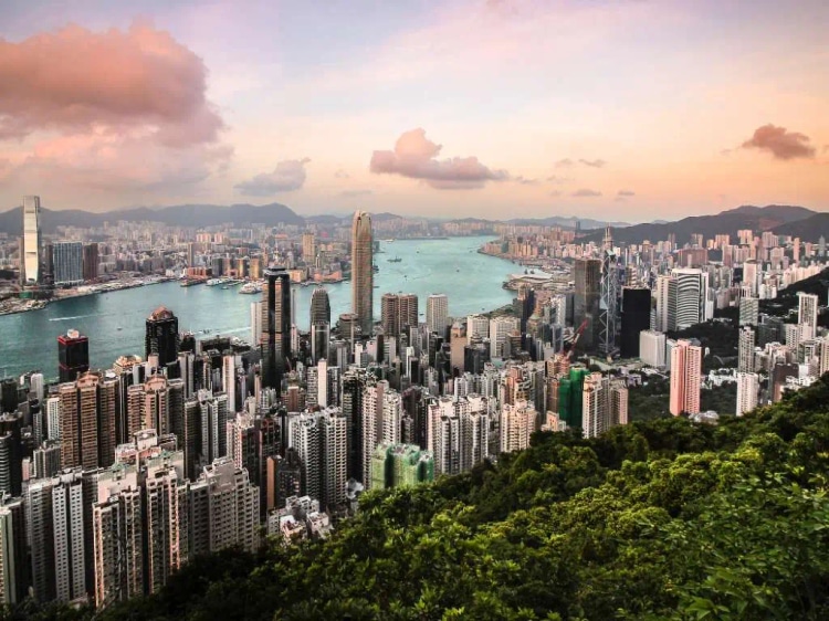 Hong Kong Layover Guide: Discover the Best of the City in Hours
