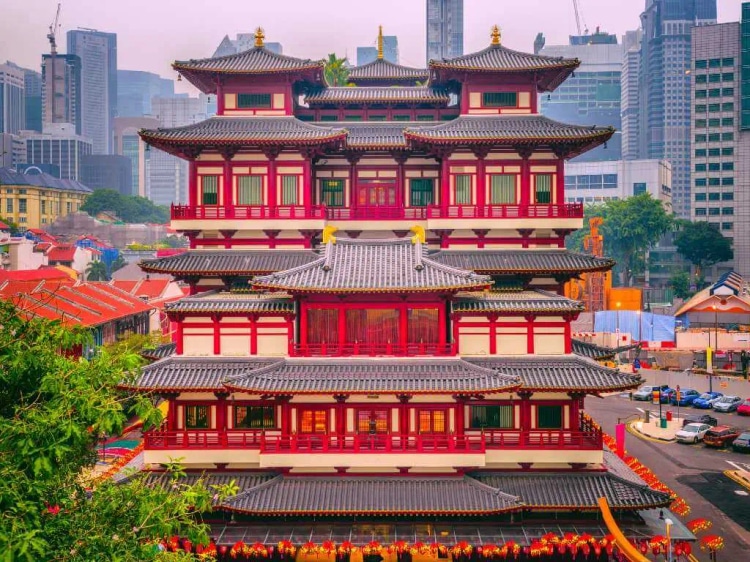 How to Get a Free (or Cheap) Tour on Your Next Layover